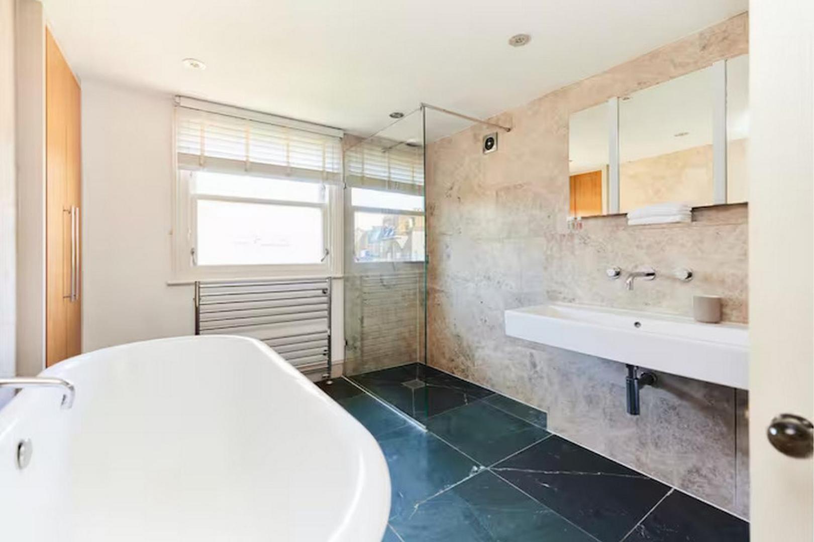 Stylish 3br With Private Patio In Maida Vale Appartamento Londra