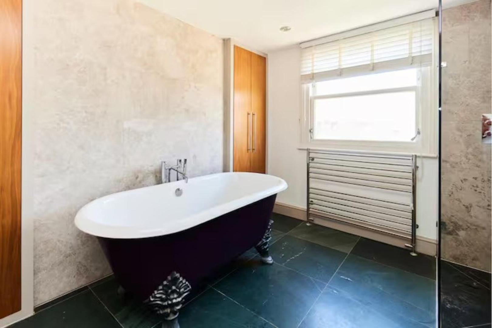 Appartamento Stylish 3br With Private Patio In Maida Vale Londra