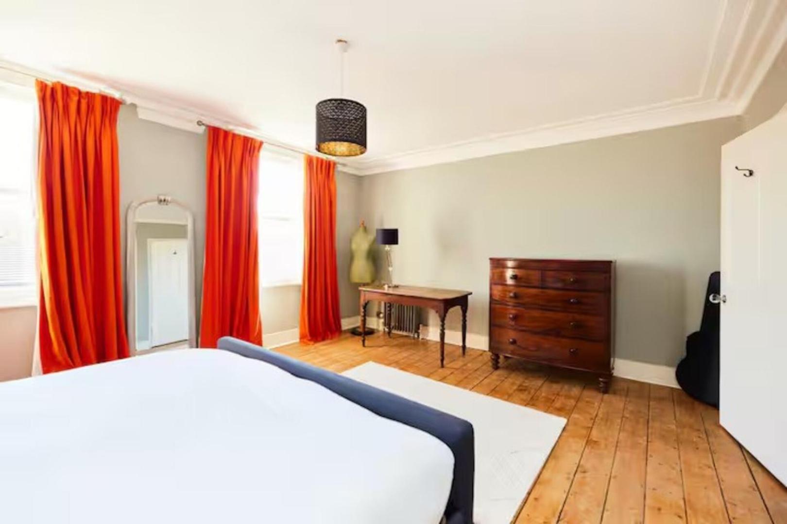 Stylish 3br With Private Patio In Maida Vale Appartamento Londra