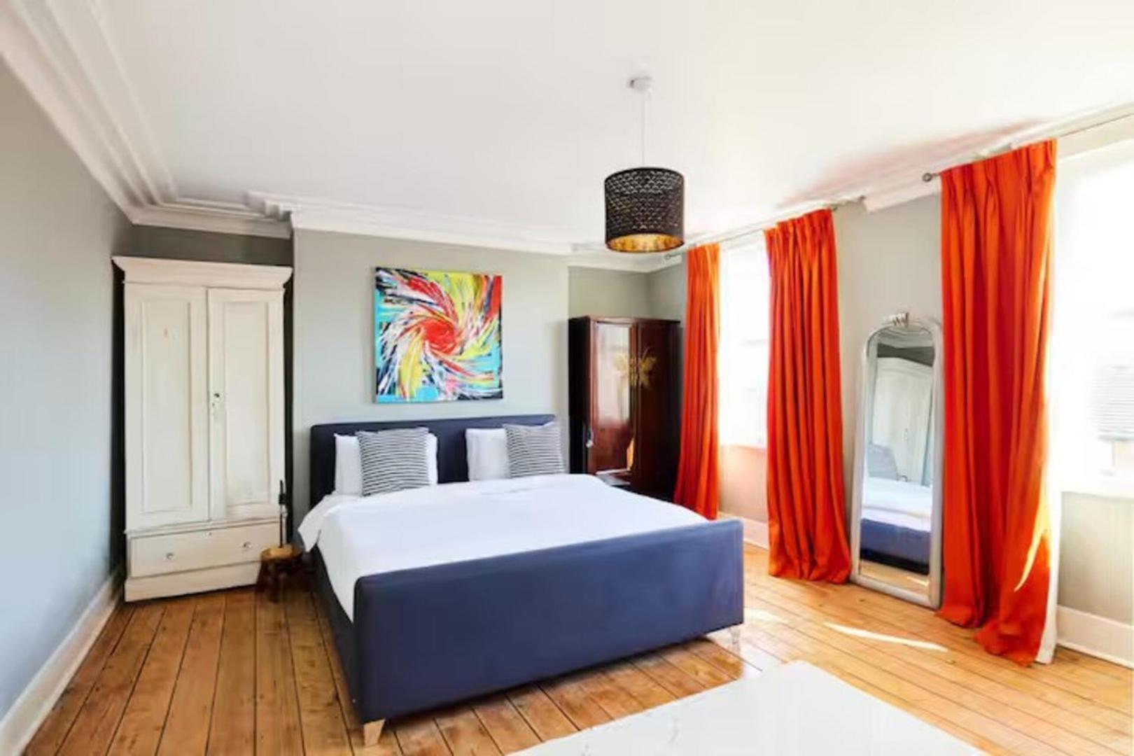 Stylish 3br With Private Patio In Maida Vale Appartamento Londra